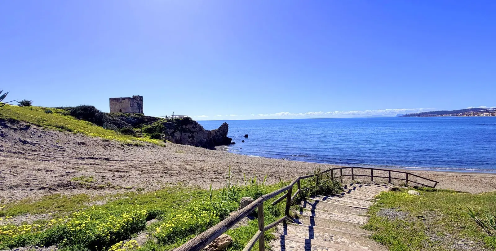 Продажа апартаментов на первом этаже в Casares Playa 47