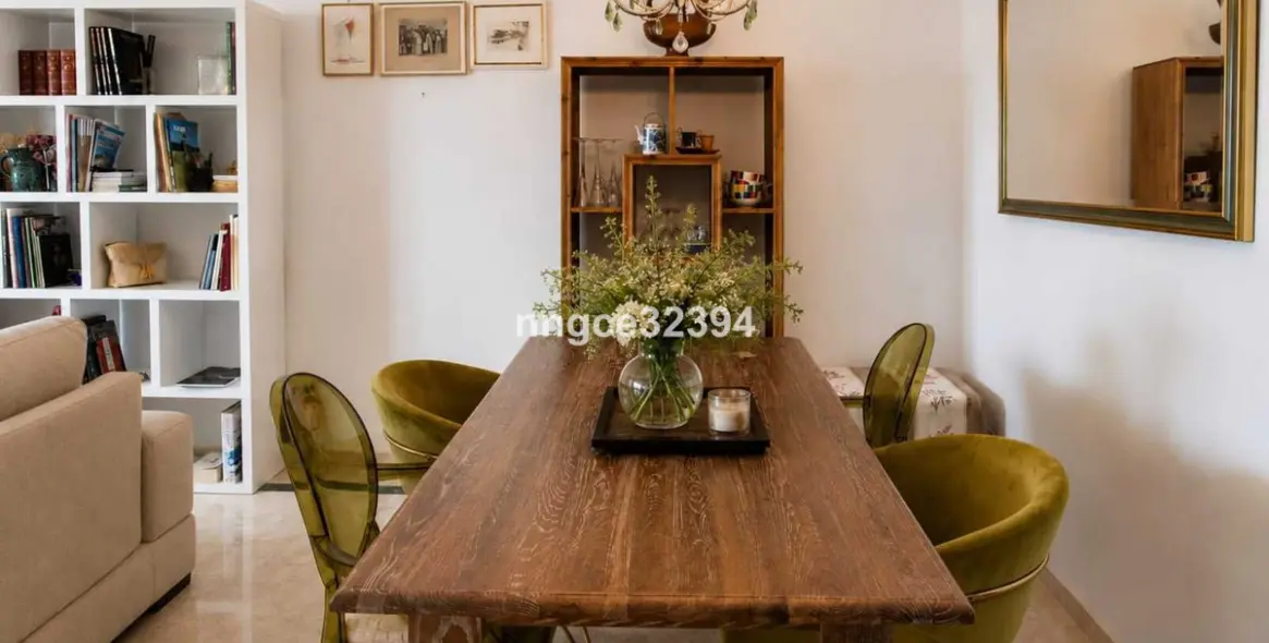 Sale of middle floor apartment in Casares 9