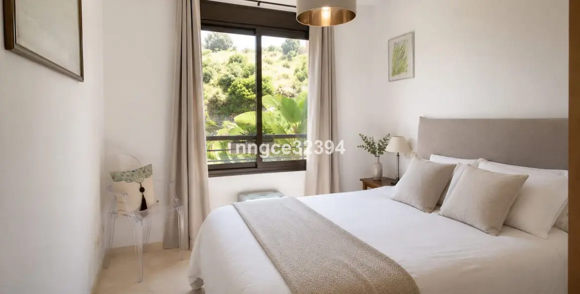 Sale of middle floor apartment in Casares 16