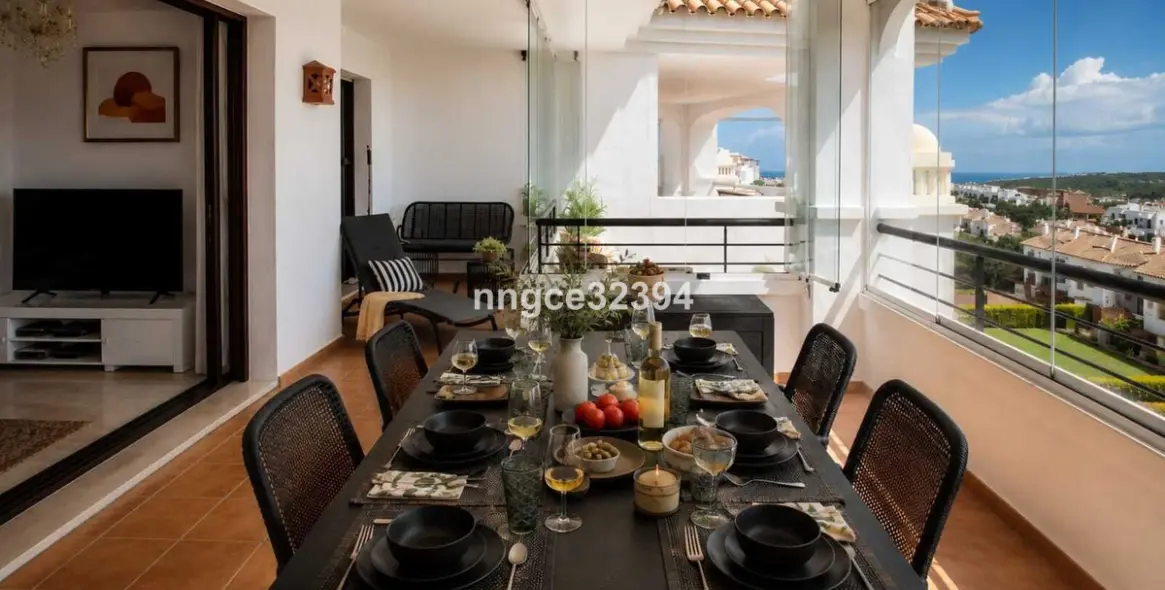 Sale of middle floor apartment in Casares 22