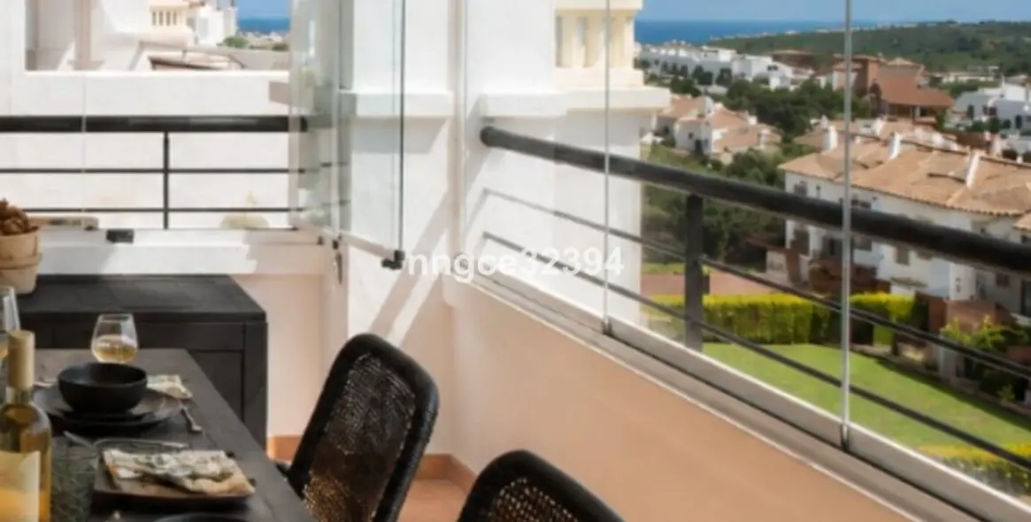 Sale of middle floor apartment in Casares 23