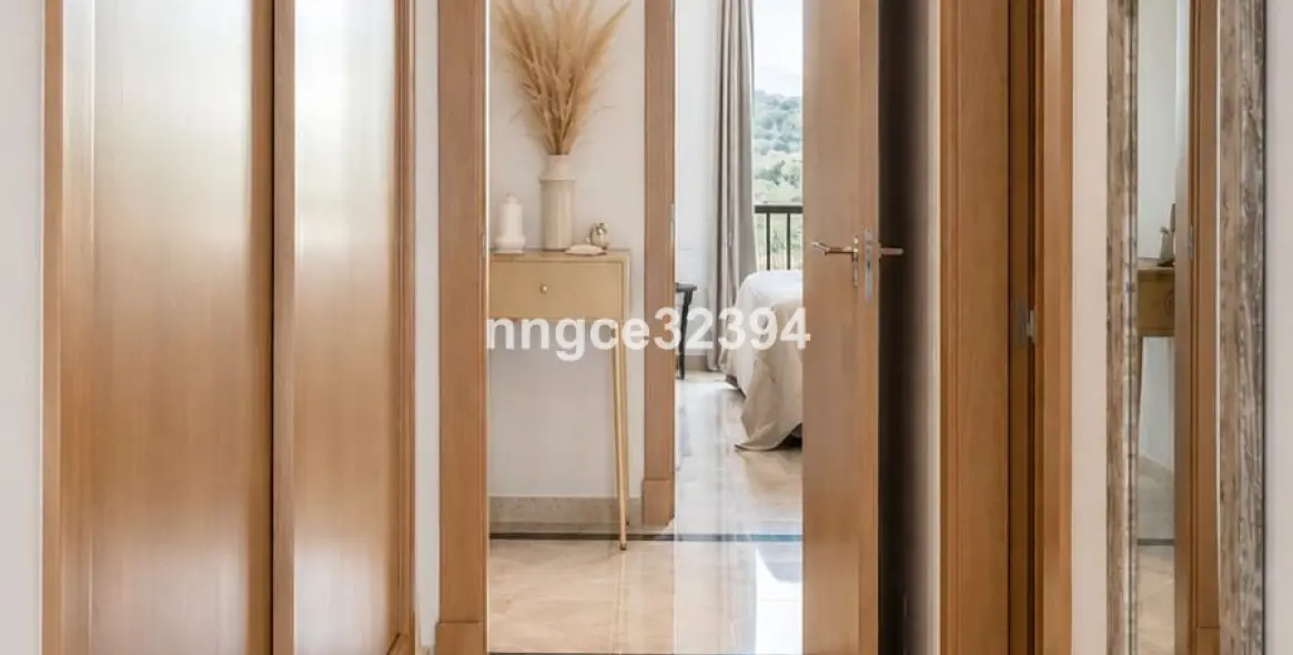 Sale of middle floor apartment in Casares 37