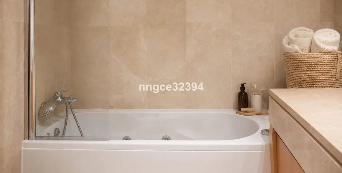 Sale of middle floor apartment in Casares 39