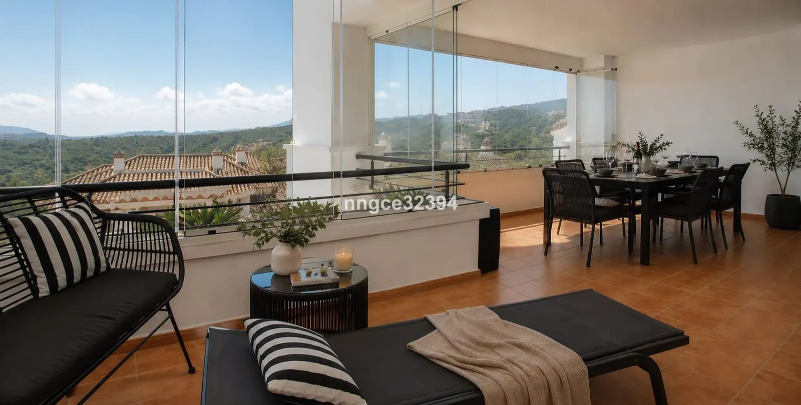 Sale of middle floor apartment in Casares 21