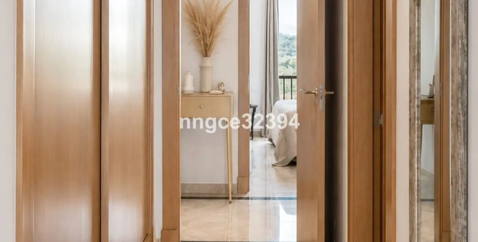 Sale of middle floor apartment in Casares 38