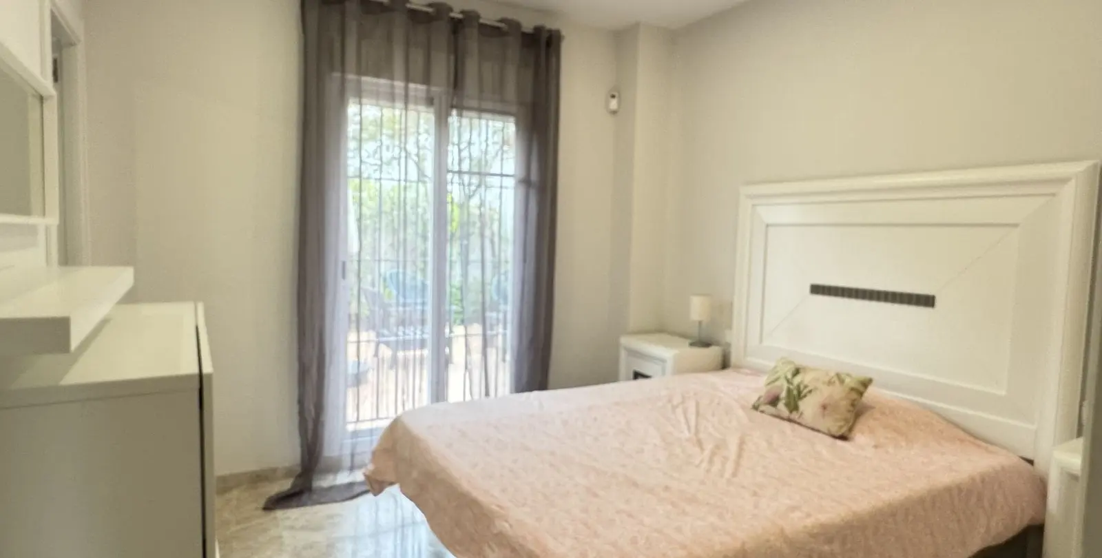 Venta de apartamento en planta baja en Nueva Andalucía 15