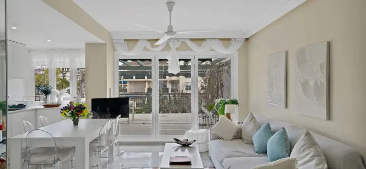 Venta de apartamento en planta media en Nueva Andalucía 3