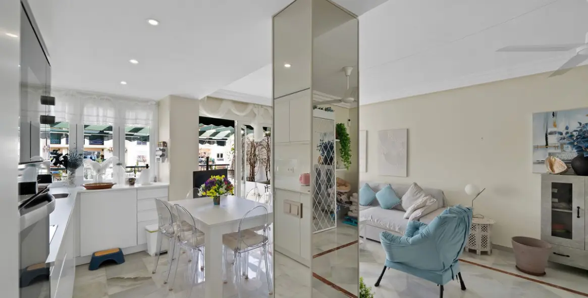 Venta de apartamento en planta media en Nueva Andalucía 14