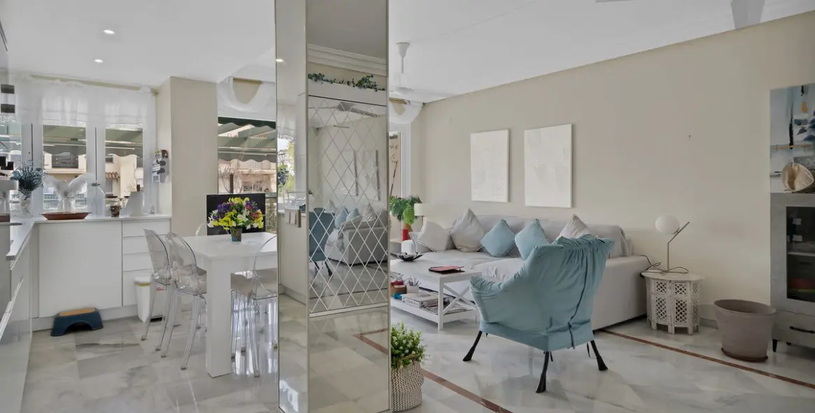 Venta de apartamento en planta media en Nueva Andalucía 15