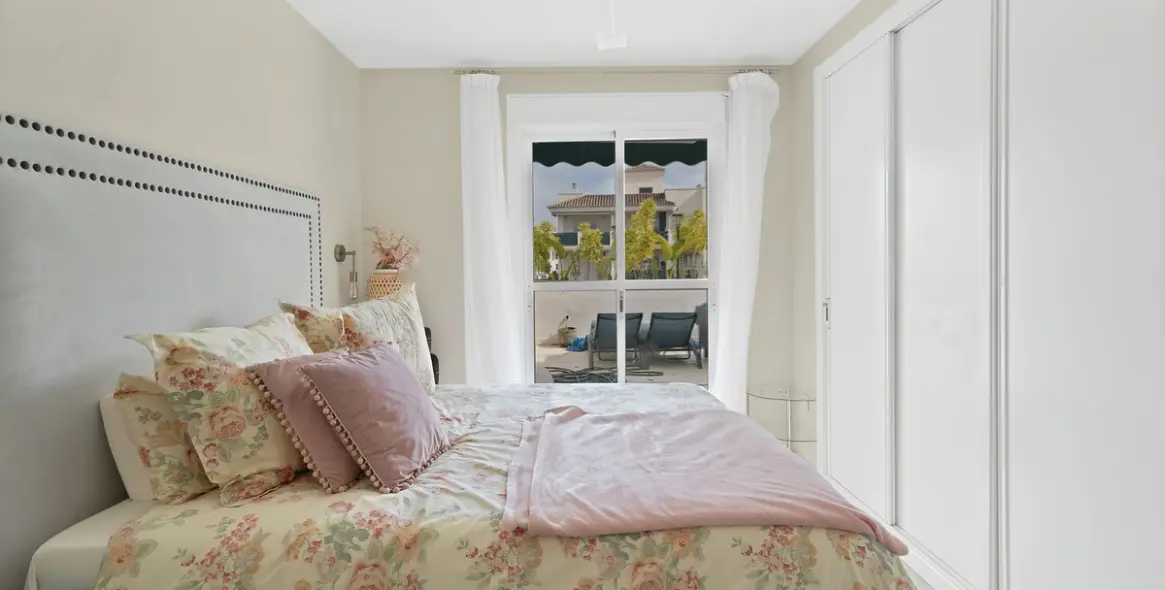 Venta de apartamento en planta media en Nueva Andalucía 19