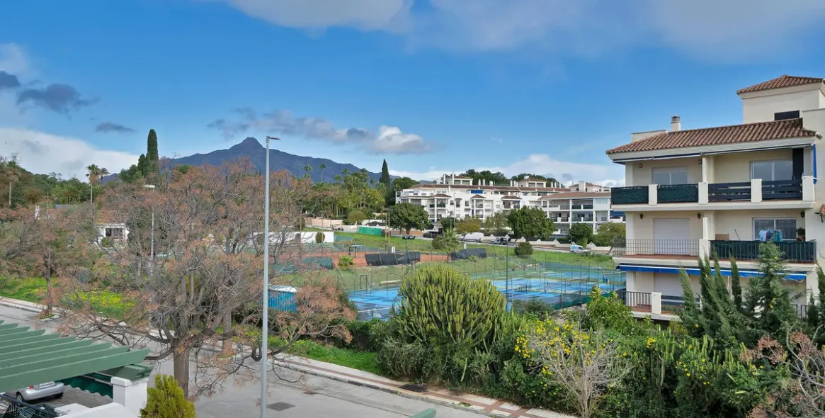 Venta de apartamento en planta media en Nueva Andalucía 32
