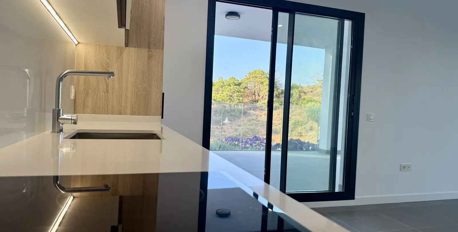 Venta de apartamento en planta baja en El Chaparral 4