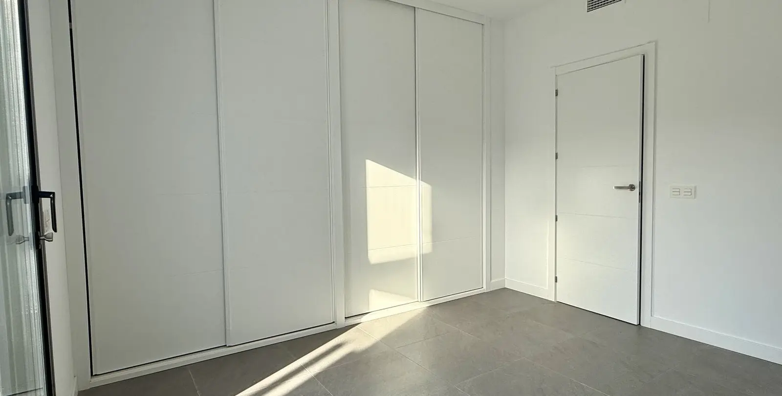 Venta de apartamento en planta baja en El Chaparral 11