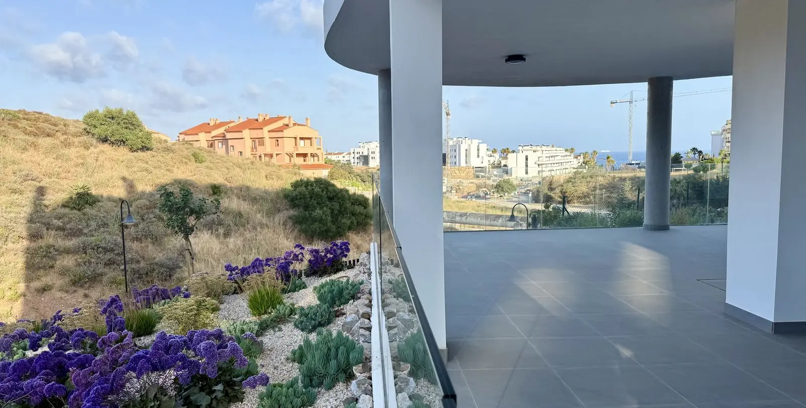 Venta de apartamento en planta baja en El Chaparral 13