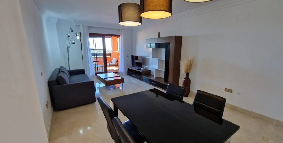 Venta de apartamento en planta media en Benahavís 6