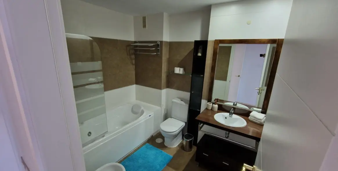 Venta de apartamento en planta media en Benahavís 11