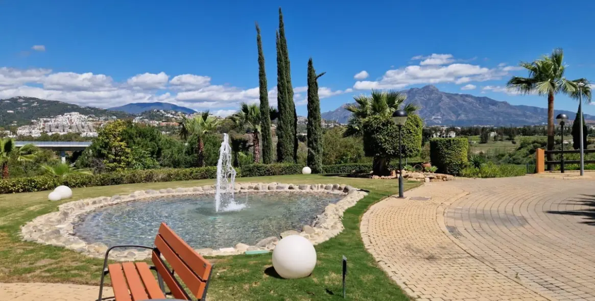 Venta de apartamento en planta media en Benahavís 19