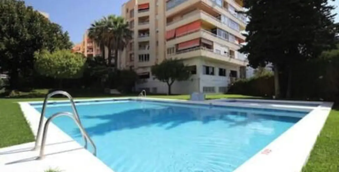 Продажа апартаментов на среднем этаже в Marbella 1