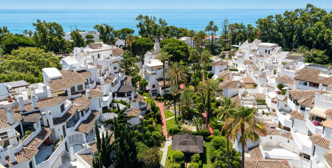Продажа апартаментов на первом этаже в Elviria 2