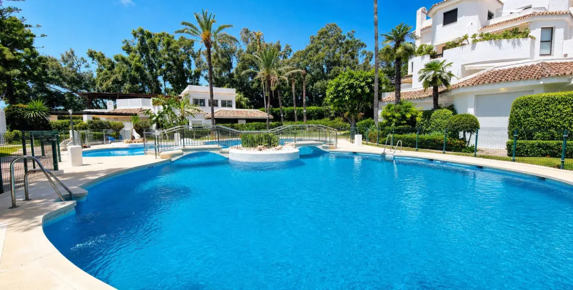 Продажа апартаментов на первом этаже в Elviria 3