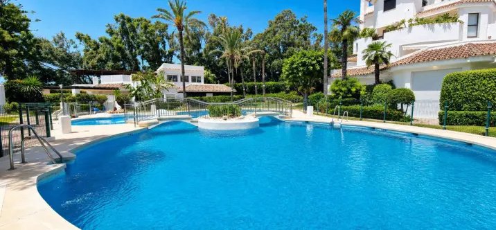 Продажа апартаментов на первом этаже в Elviria 2