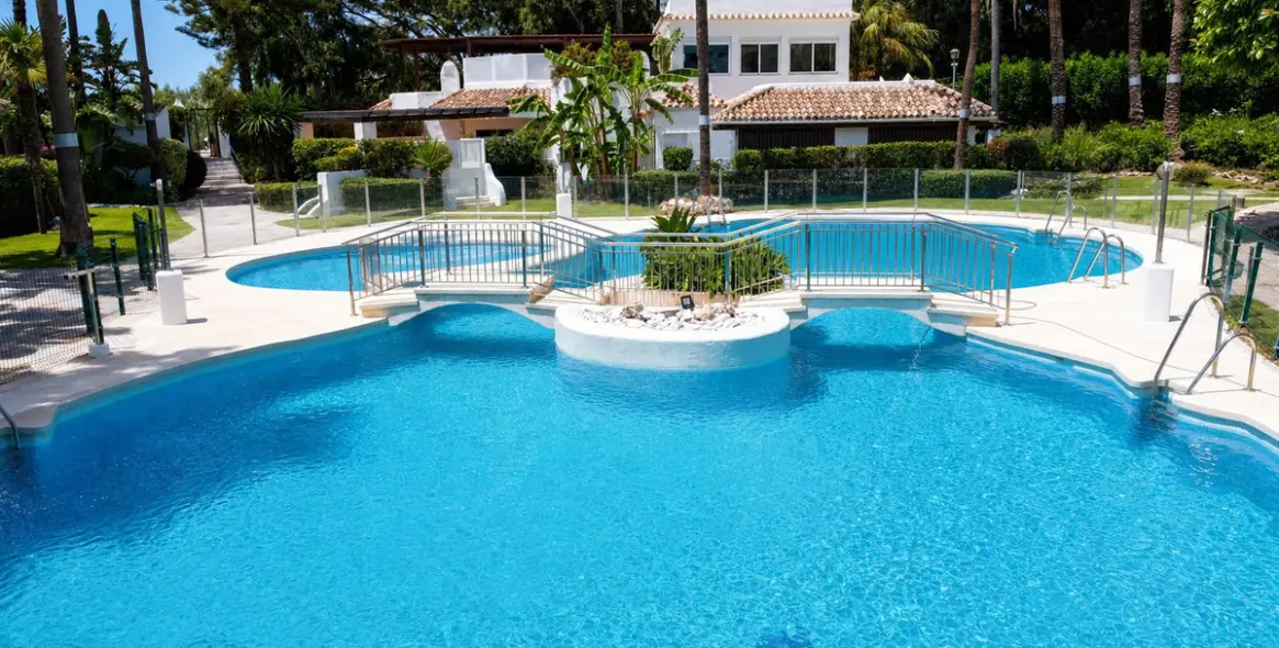 Продажа апартаментов на первом этаже в Elviria 20