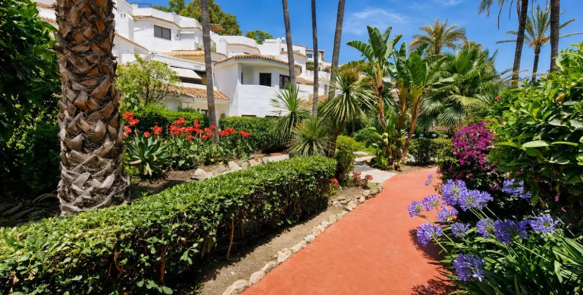 Продажа апартаментов на первом этаже в Elviria 21