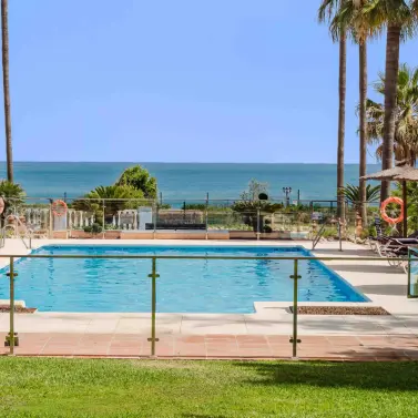 Sale of middle floor apartment in Casares
