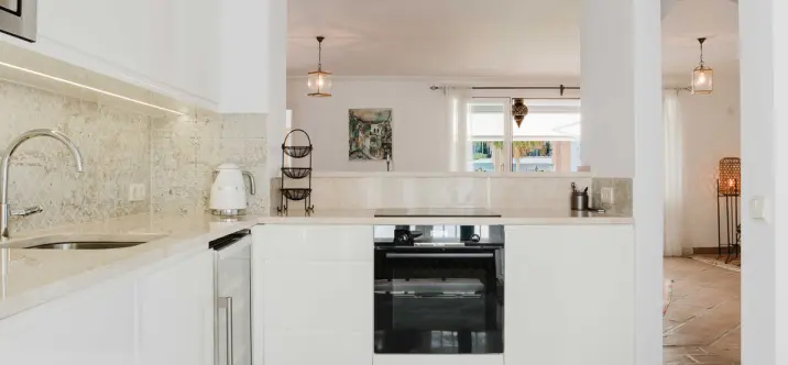 Sale of middle floor apartment in Casares 3