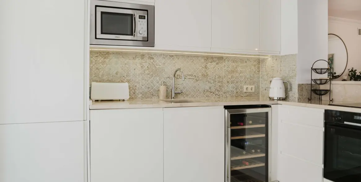 Sale of middle floor apartment in Casares 23