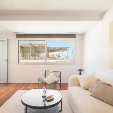 Sale of middle floor apartment in Centro Histórico