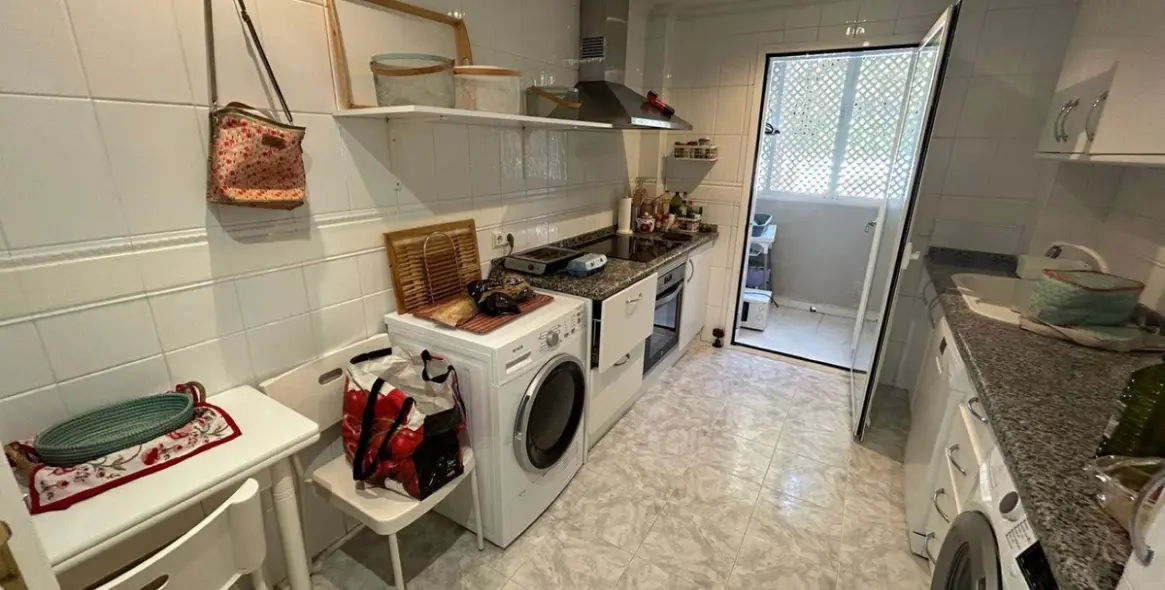 Venta de apartamento en planta media en Marbella 5