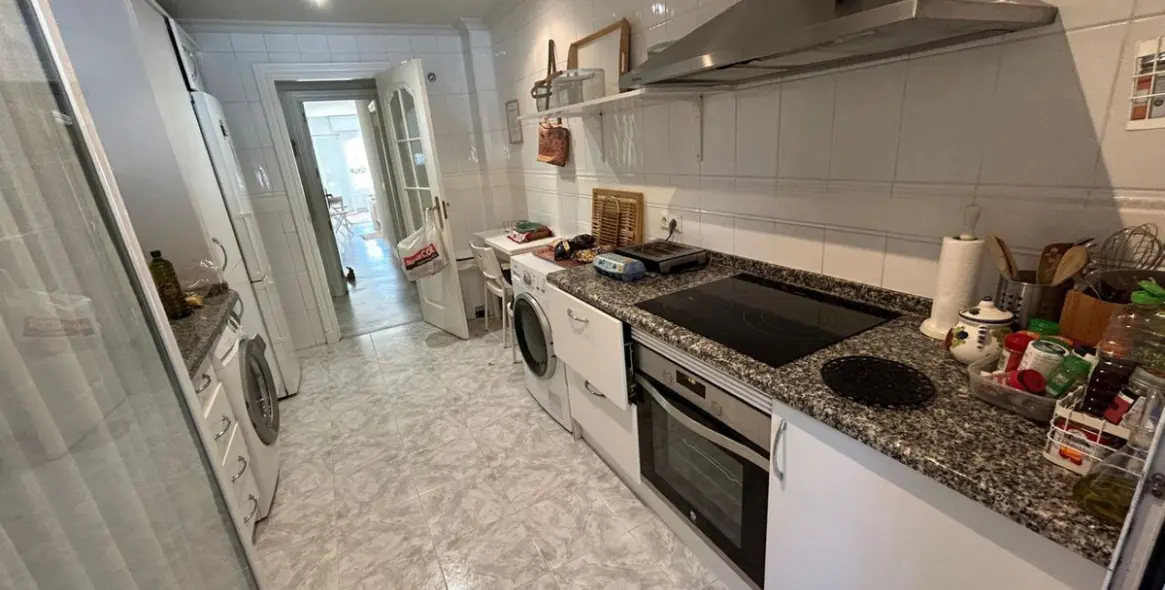 Venta de apartamento en planta media en Marbella 7