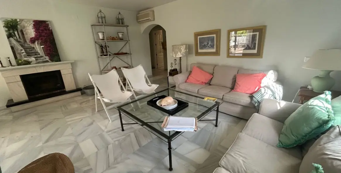 Venta de apartamento en planta media en Marbella 9