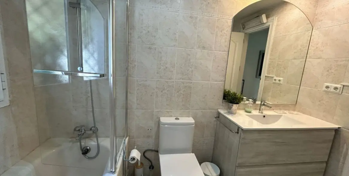 Venta de apartamento en planta media en Marbella 21