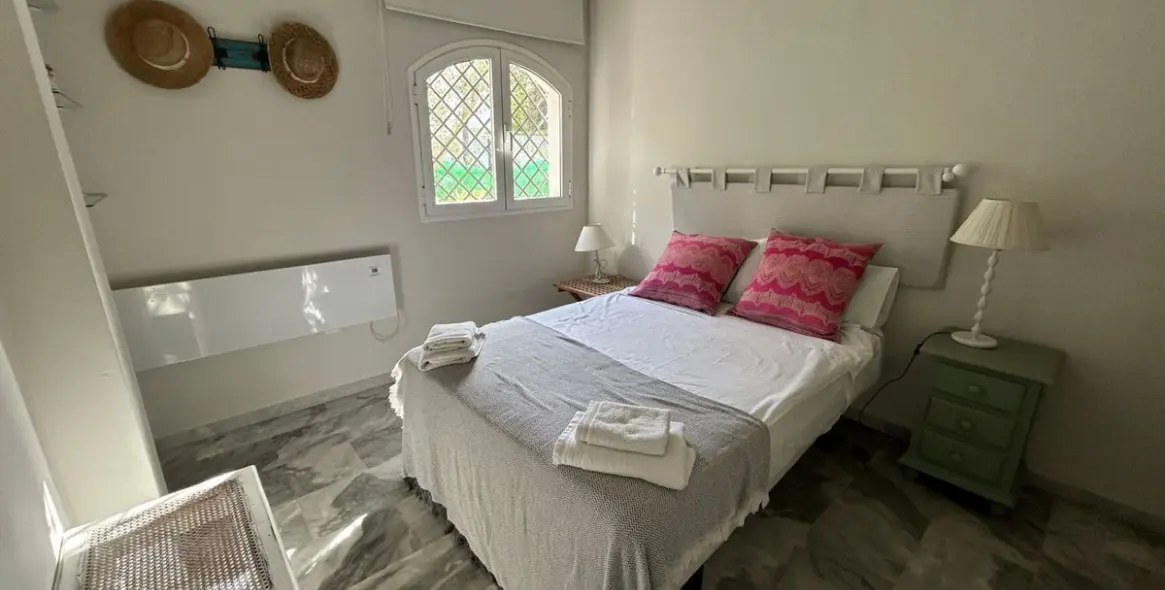 Venta de apartamento en planta media en Marbella 23
