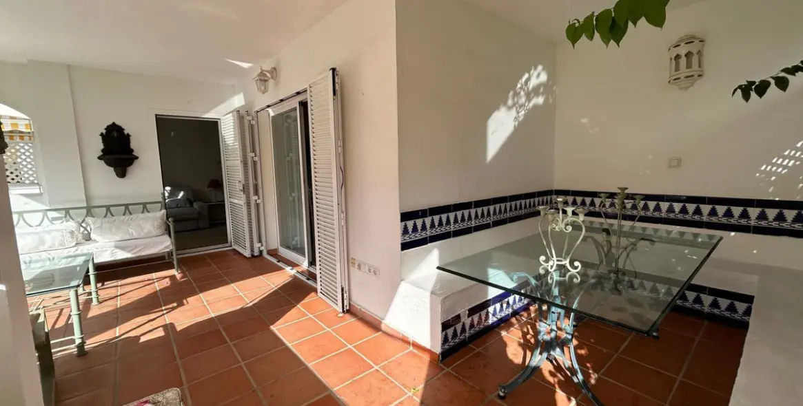 Venta de apartamento en planta media en Marbella 26