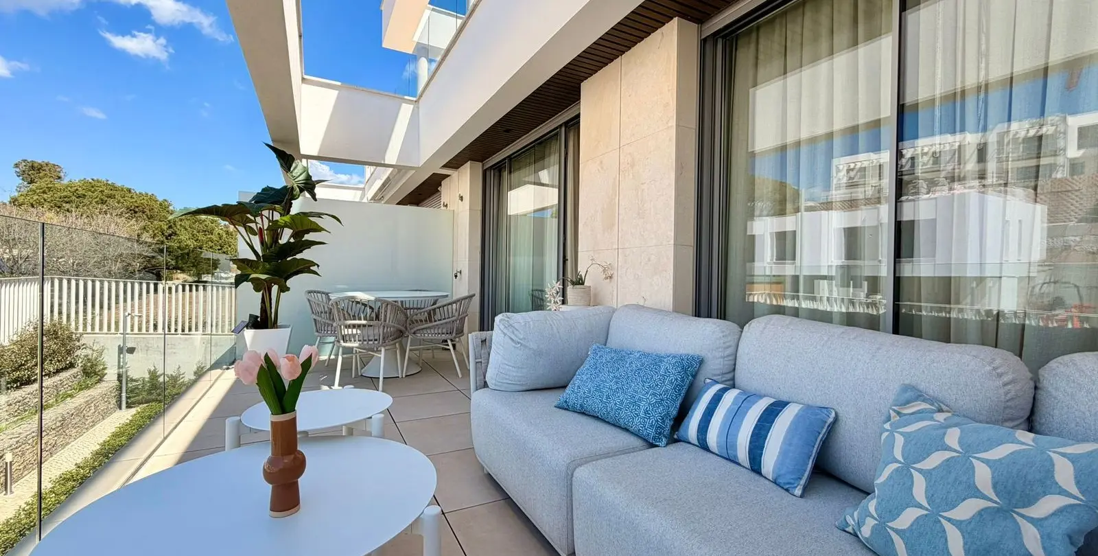Venta de apartamento en planta media en Elviria 1