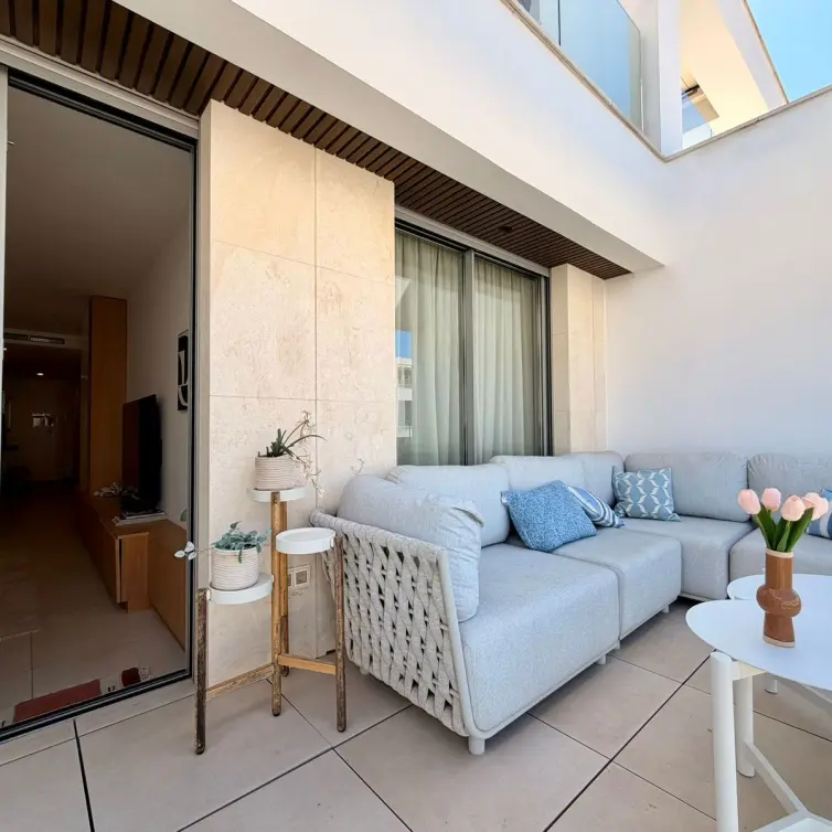 Venta de apartamento en planta media en Elviria