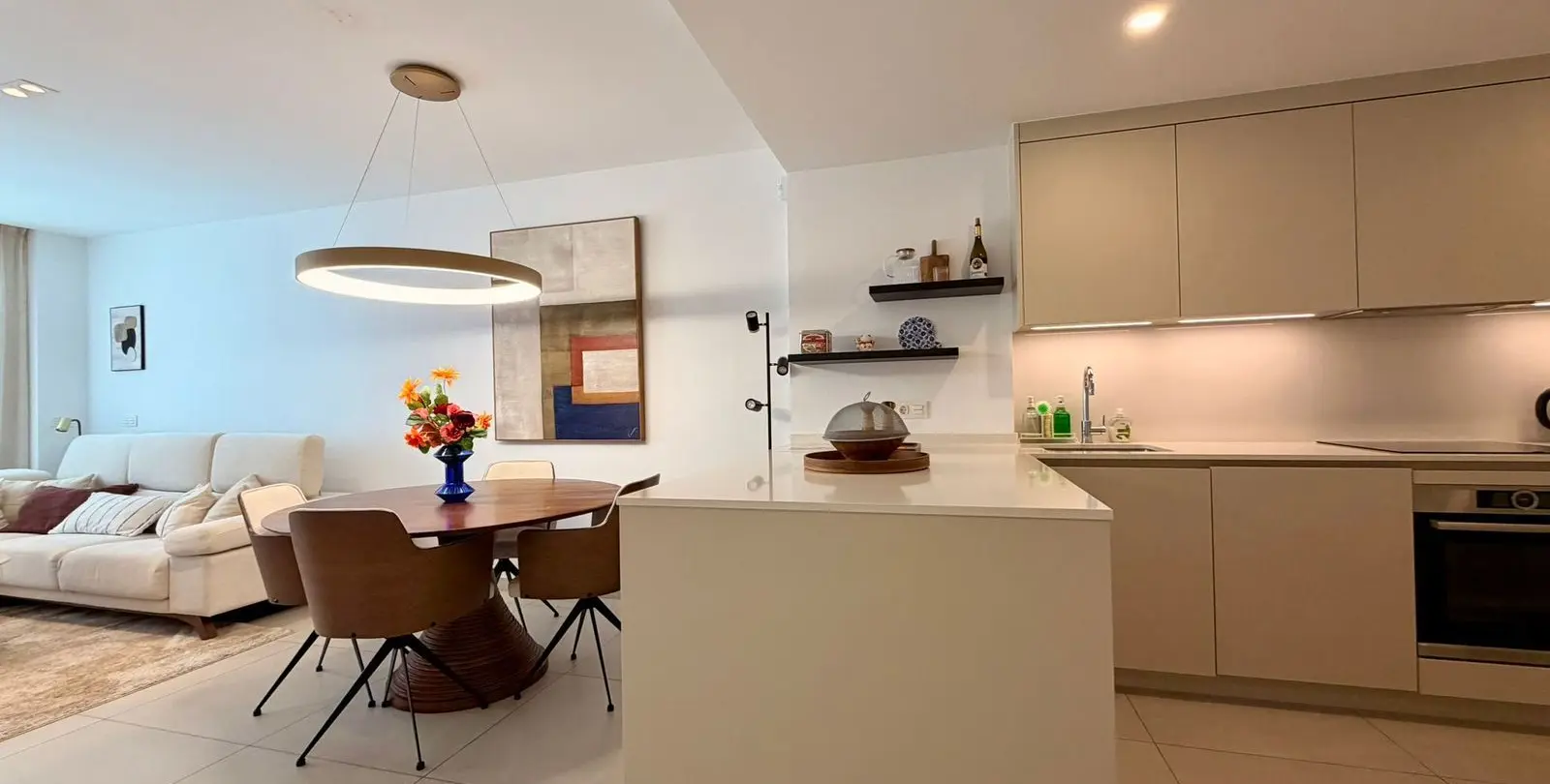 Venta de apartamento en planta media en Elviria 8