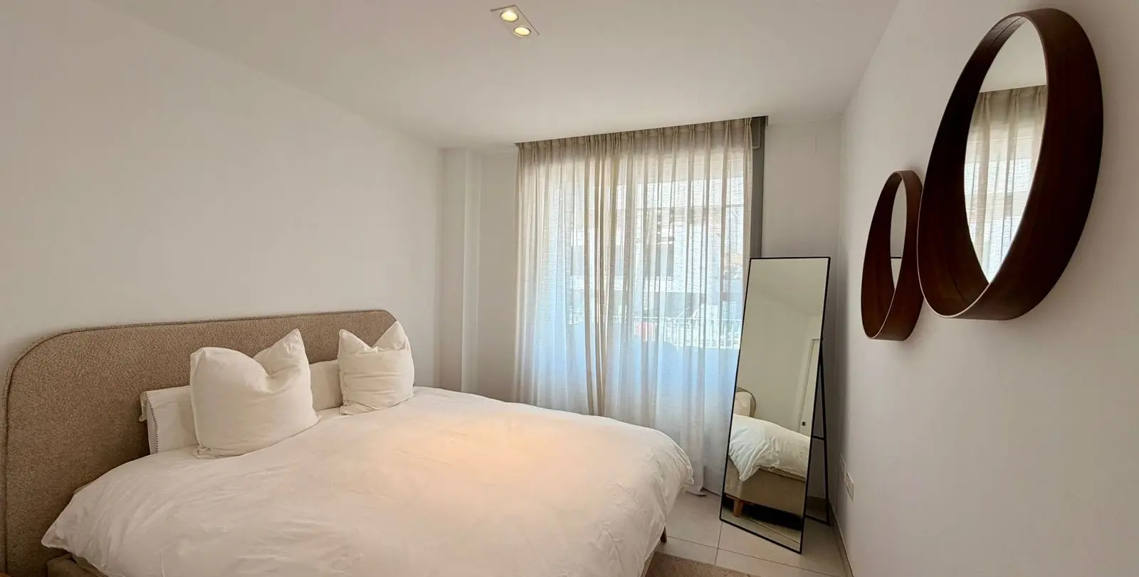Venta de apartamento en planta media en Elviria 12