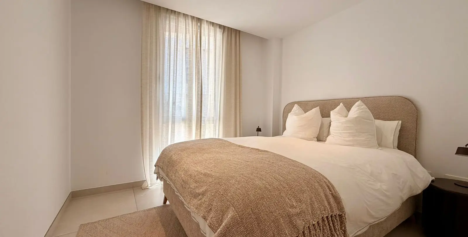 Venta de apartamento en planta media en Elviria 16
