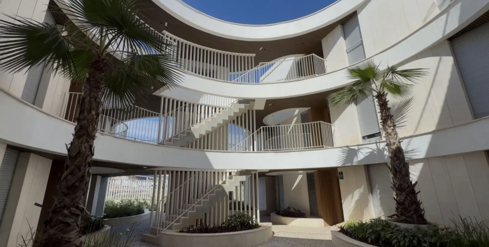 Venta de apartamento en planta media en Elviria 19