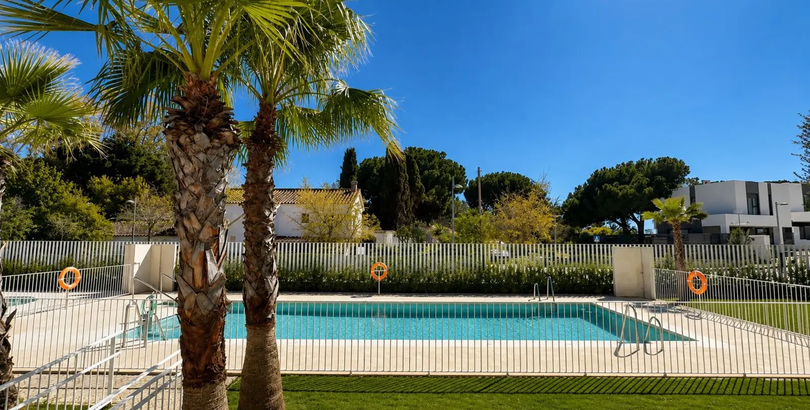Venta de apartamento en planta media en Elviria 21