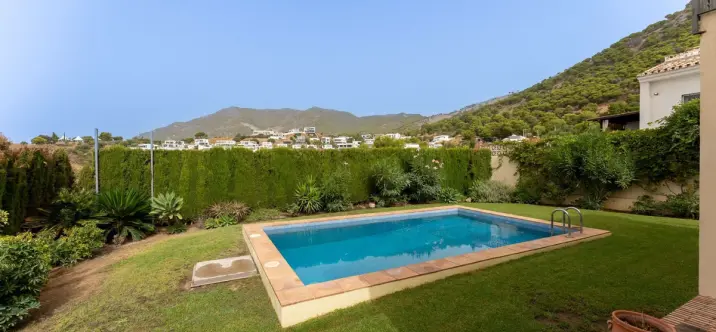 Продажа  отдельно стоящей виллы в Mijas 2