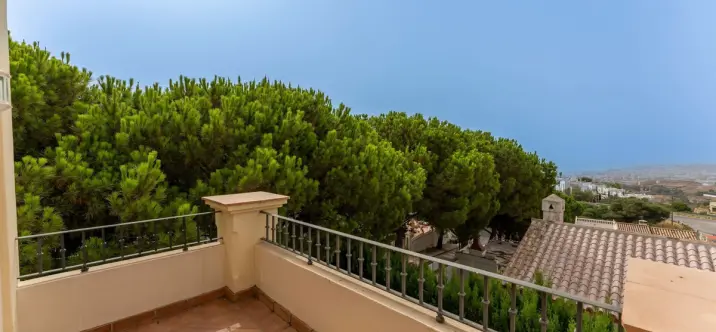 Продажа  отдельно стоящей виллы в Mijas 3