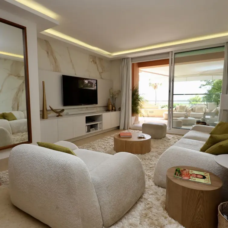 Venta de apartamento en planta media en Nueva Andalucía