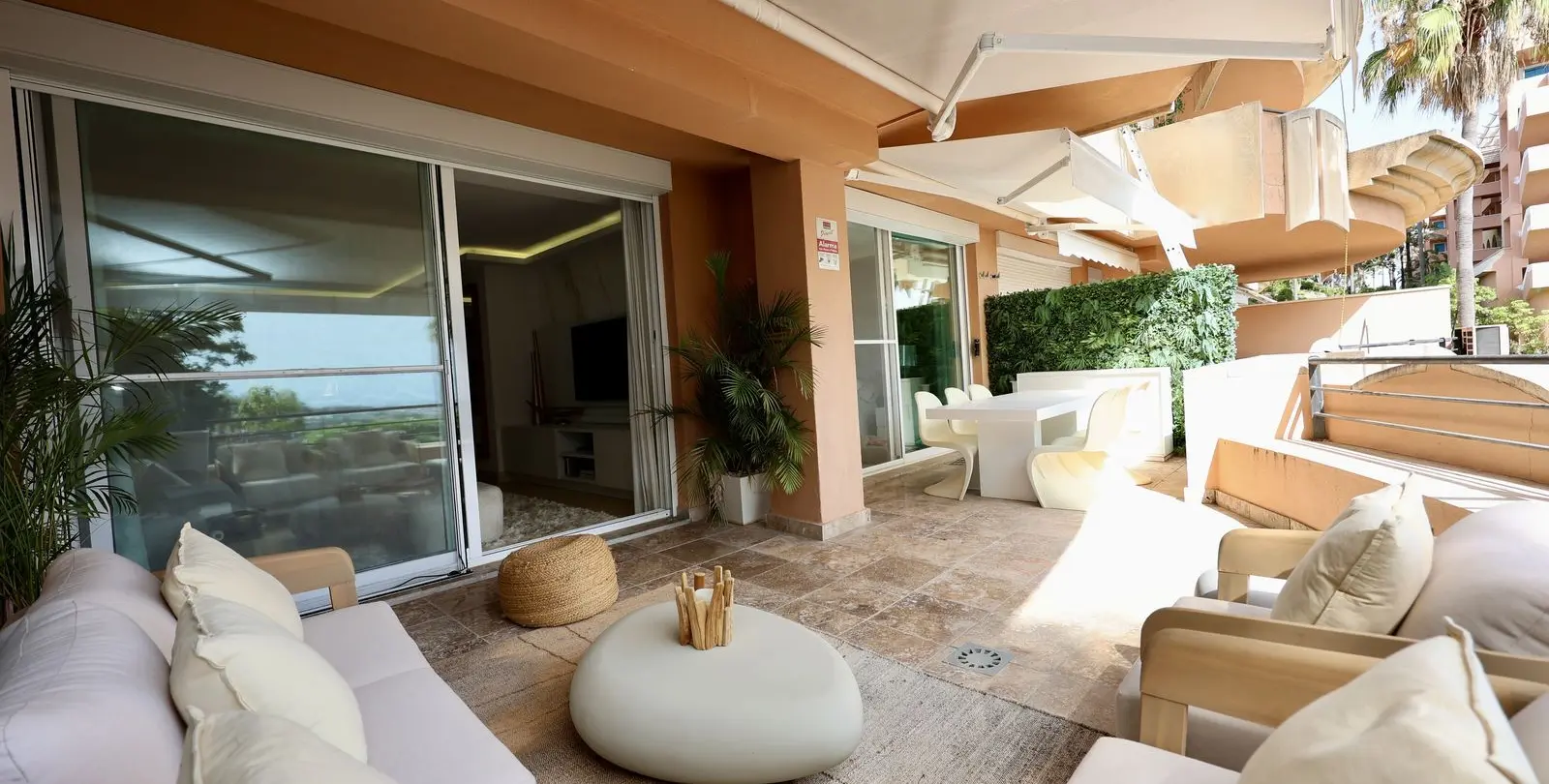 Venta de apartamento en planta media en Nueva Andalucía 6