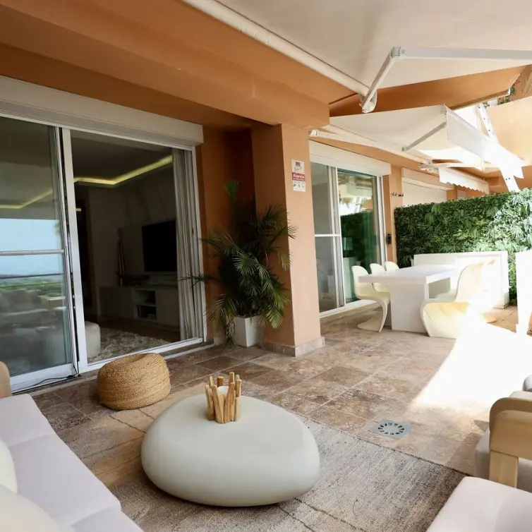 Venta de apartamento en planta media en Nueva Andalucía