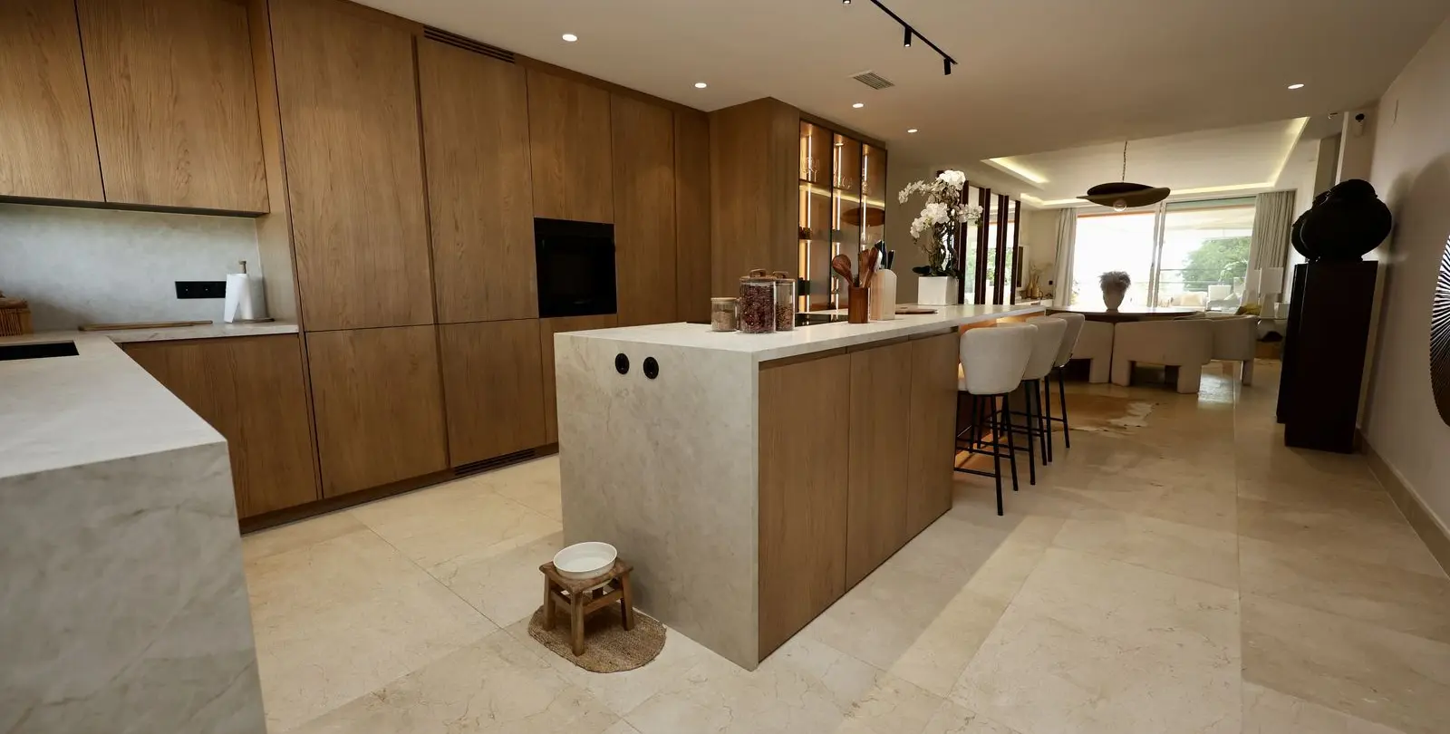 Venta de apartamento en planta media en Nueva Andalucía 7